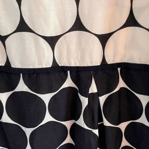 Loft sleeveless Shift dress. Size 4. Cream and black. Circle pattern. - Picture 3 of 4